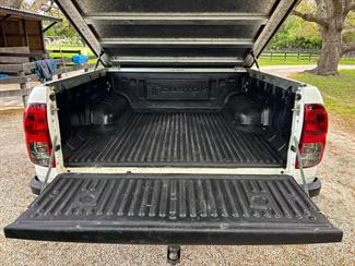2017 Toyota Hilux - Thumbnail