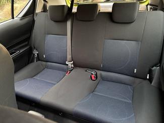 2015 Toyota Prius C - Thumbnail
