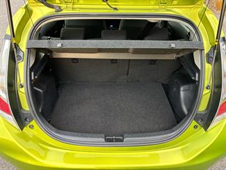 2015 Toyota Prius C - Thumbnail