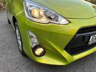 2015 Toyota Prius C - Thumbnail