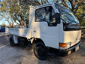 1992 Nissan Atlas - Thumbnail
