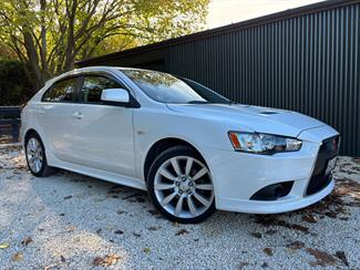 2009 Mitsubishi Galant - Thumbnail