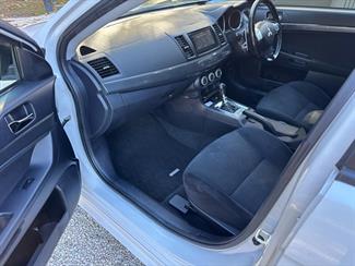 2009 Mitsubishi Galant - Thumbnail