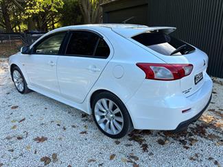 2009 Mitsubishi Galant - Thumbnail