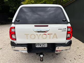 2022 Toyota Hilux - Thumbnail