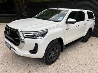 2022 Toyota Hilux - Thumbnail