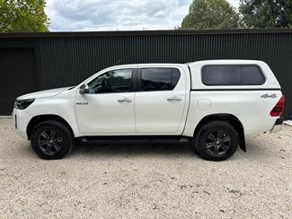 2022 Toyota Hilux - Thumbnail