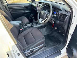 2018 Toyota Hilux - Thumbnail