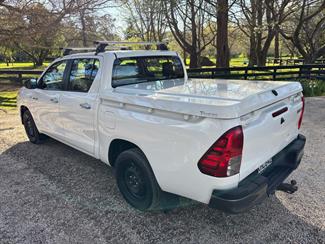 2017 Toyota Hilux - Thumbnail