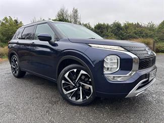 2022 Mitsubishi Outlander - Thumbnail
