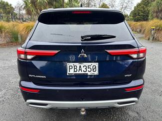 2022 Mitsubishi Outlander - Thumbnail