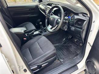 2016 Toyota Hilux - Thumbnail