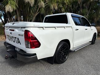 2016 Toyota Hilux - Thumbnail