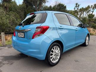 2016 Toyota Yaris - Thumbnail
