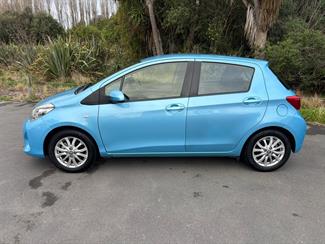 2016 Toyota Yaris - Thumbnail