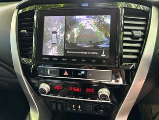 2022 Mitsubishi Pajero Sport - Thumbnail