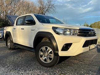 2017 Toyota Hilux - Thumbnail