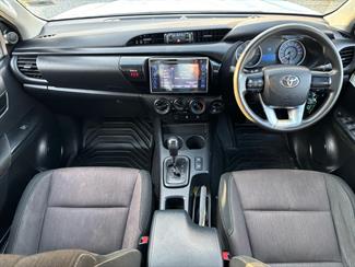 2017 Toyota Hilux - Thumbnail