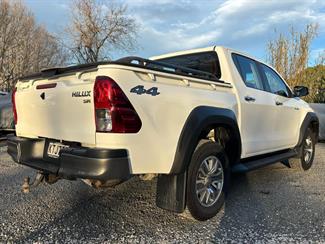 2017 Toyota Hilux - Thumbnail
