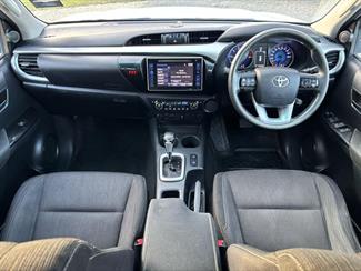 2017 Toyota Hilux - Thumbnail