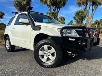 2012 Suzuki Grand Vitara - Thumbnail