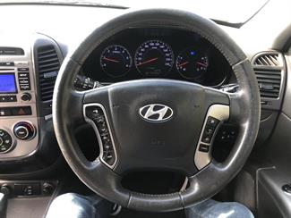 2010 Hyundai Santa Fe - Thumbnail