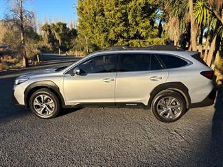 2021 Subaru Outback - Thumbnail