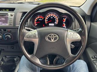 2015 Toyota Hilux - Thumbnail