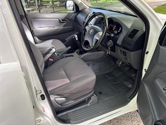 2015 Toyota Hilux - Thumbnail