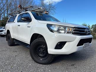 2016 Toyota Hilux - Thumbnail