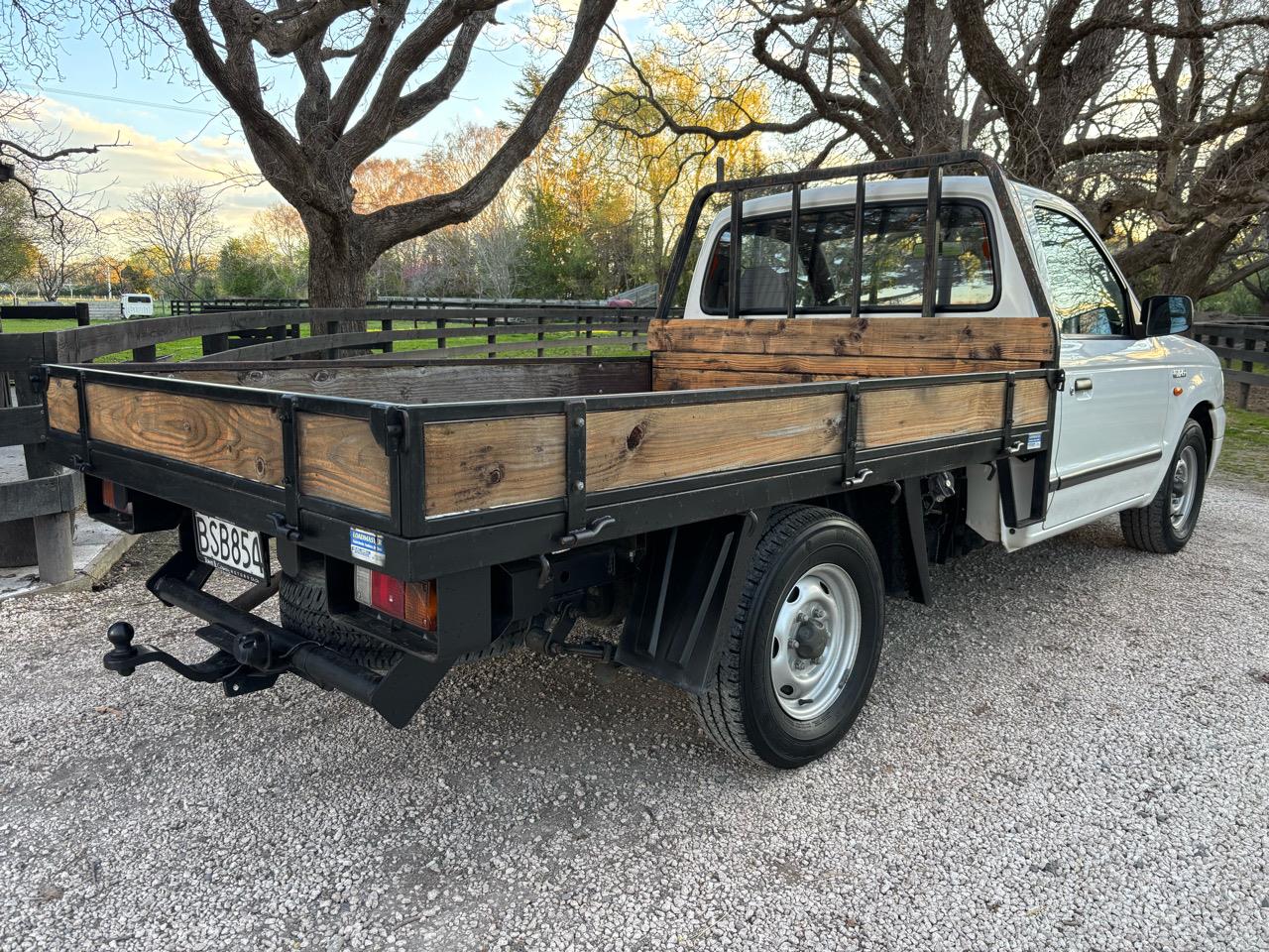 2003 Ford Courier